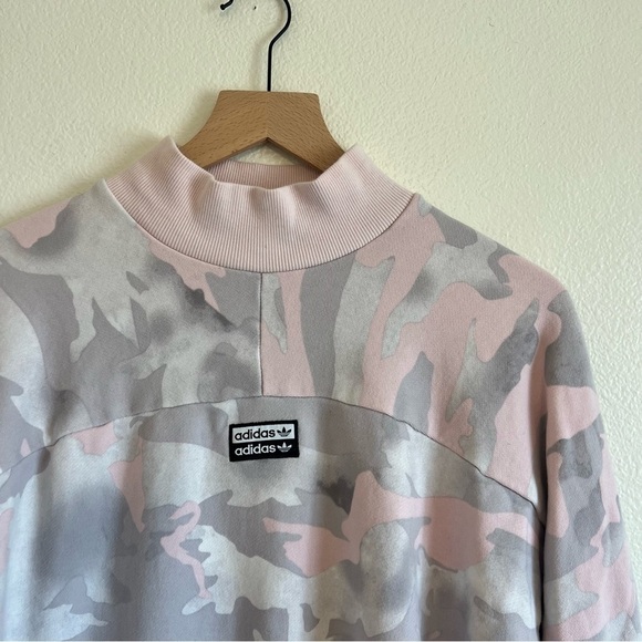Adidas originals Camo pink Sweater Small - Picture 3 of 11